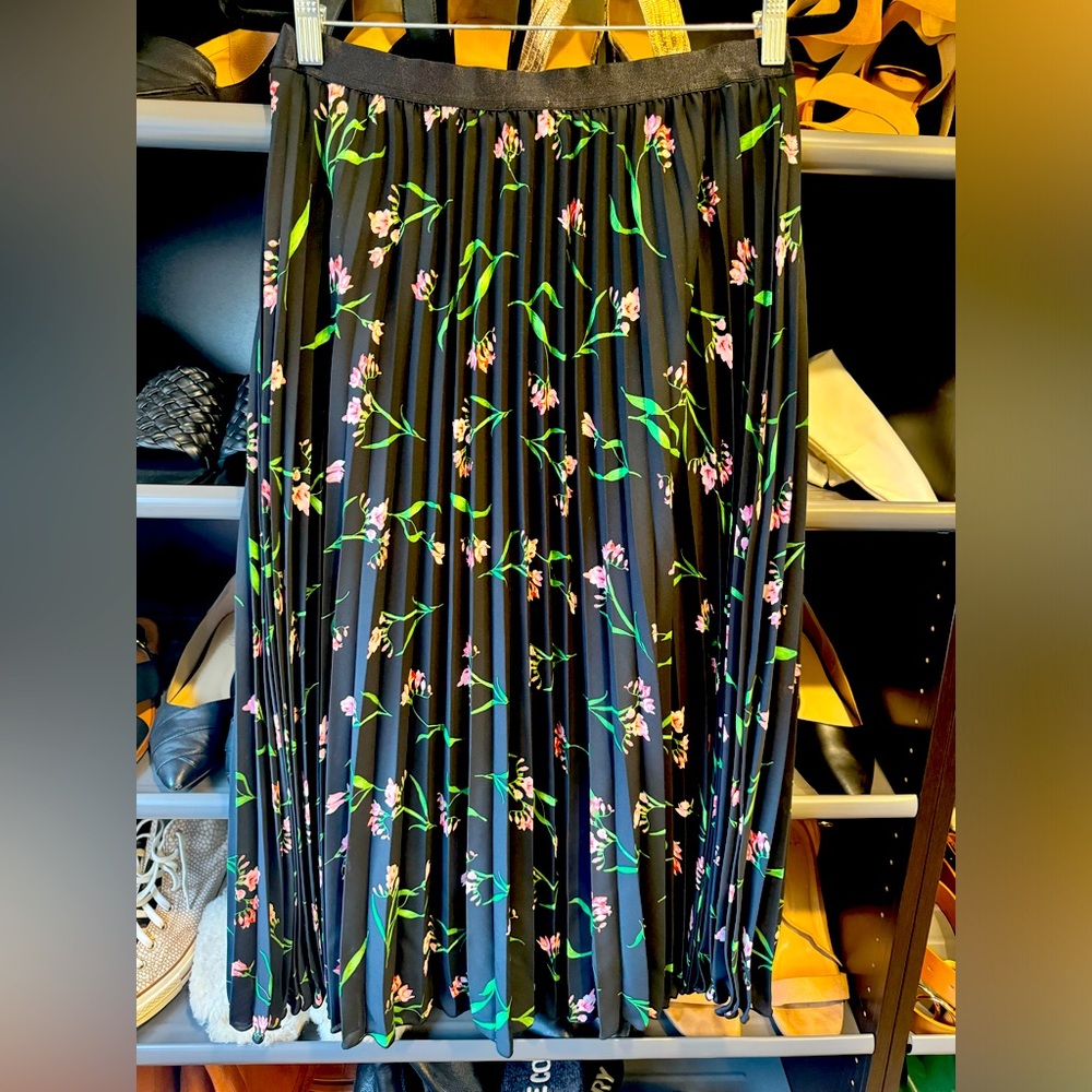 New! Never Worn! Floral Pleated Midi Skirt